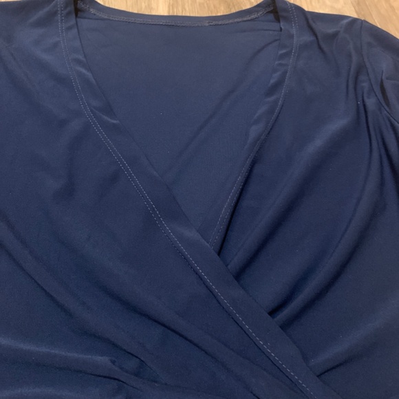 Stretchy blue top - Picture 3 of 4